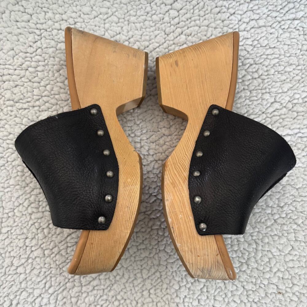 Kork Ease Anthropologie Wooden Black Leather Platform Clogs Size 8 Studded - Picture 3 of 10